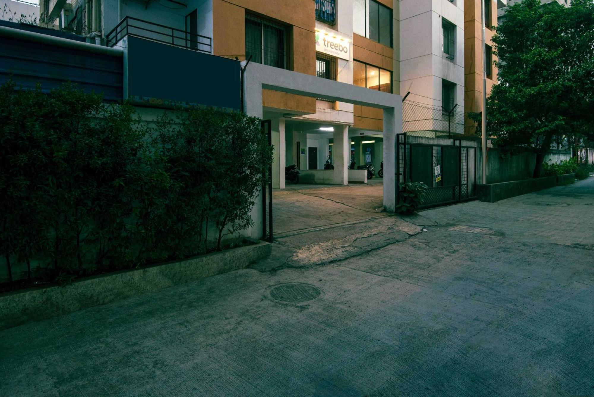 Treebo Empire Executive Premium, Hinjewadi Hotel Hinjawadi Exterior photo